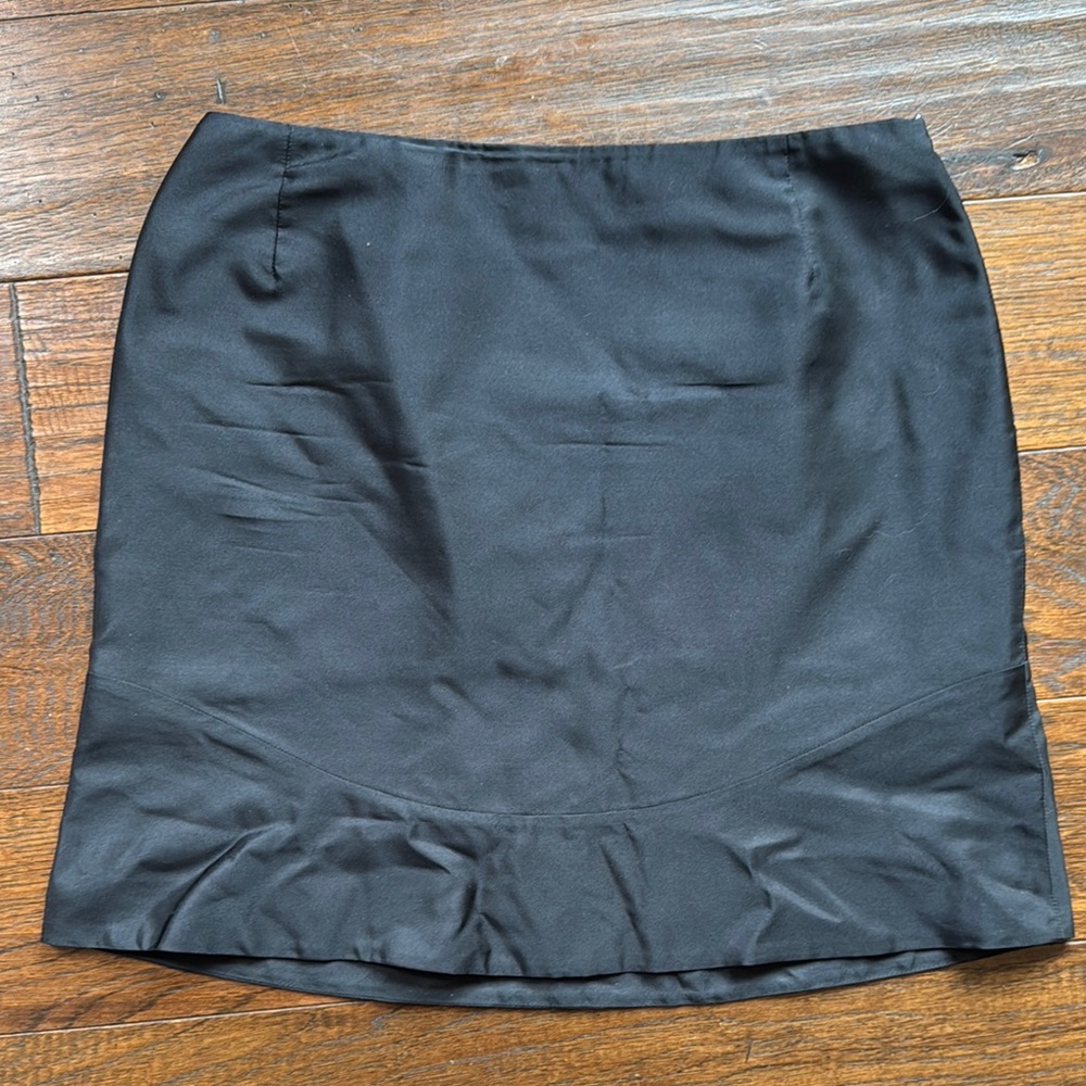 Prada black silk double lined Mini Skirt with tulip edge 42